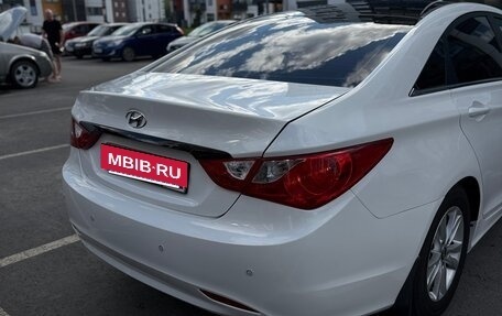Hyundai Sonata VI, 2010 год, 800 000 рублей, 6 фотография