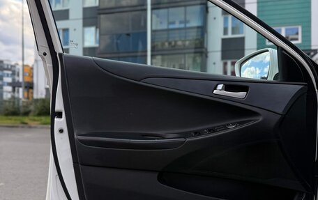 Hyundai Sonata VI, 2010 год, 800 000 рублей, 11 фотография