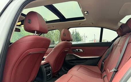 BMW 3 серия, 2023 год, 2 700 000 рублей, 15 фотография
