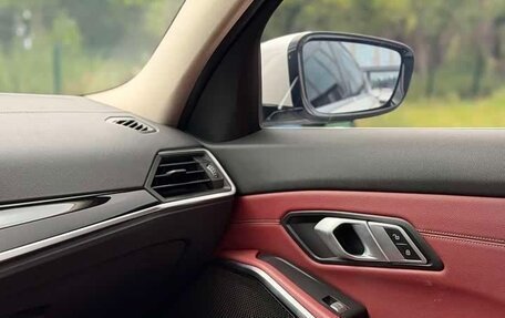 BMW 3 серия, 2023 год, 2 700 000 рублей, 13 фотография