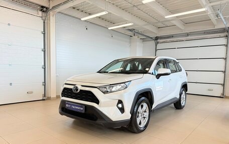 Toyota RAV4, 2025 год, 3 699 900 рублей, 2 фотография