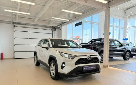 Toyota RAV4, 2025 год, 3 699 900 рублей, 8 фотография