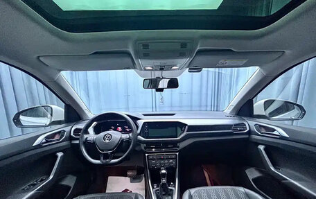 Volkswagen T-Cross I, 2022 год, 1 700 000 рублей, 10 фотография