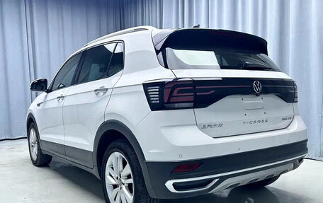 Volkswagen T-Cross I, 2022 год, 1 700 000 рублей, 5 фотография