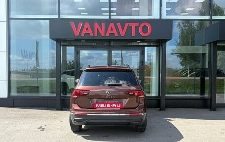 Volkswagen Tiguan II, 2021 год, 2 835 000 рублей, 4 фотография