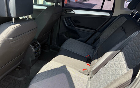 Volkswagen Tiguan II, 2021 год, 2 835 000 рублей, 21 фотография