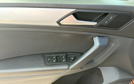 Volkswagen Tiguan II, 2021 год, 2 835 000 рублей, 19 фотография