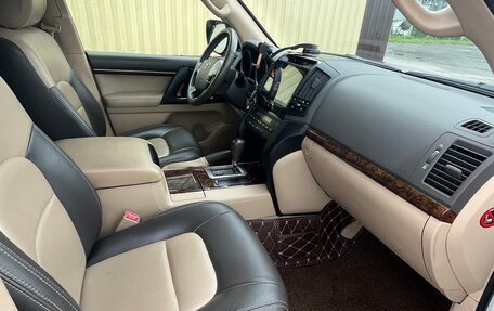Toyota Land Cruiser 200, 2013 год, 4 500 000 рублей, 9 фотография