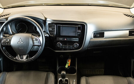 Mitsubishi Outlander III рестайлинг 3, 2015 год, 1 679 000 рублей, 5 фотография