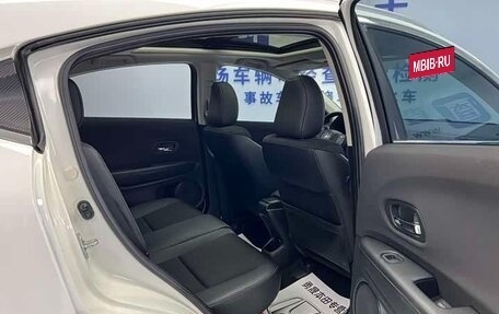 Honda Vezel, 2022 год, 1 680 000 рублей, 13 фотография