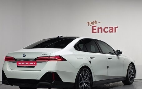 BMW 5 серия, 2024 год, 5 360 000 рублей, 4 фотография