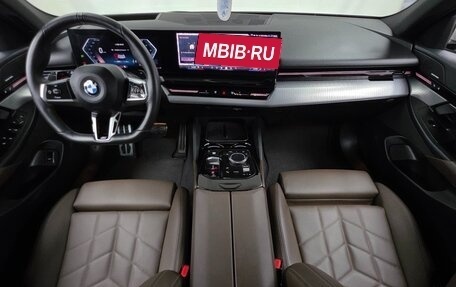 BMW 5 серия, 2024 год, 5 360 000 рублей, 11 фотография