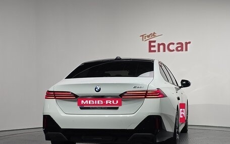 BMW 5 серия, 2024 год, 5 360 000 рублей, 3 фотография