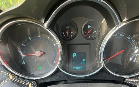 Chevrolet Cruze II, 2011 год, 750 000 рублей, 9 фотография