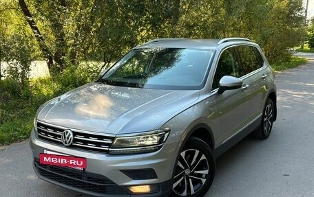 Volkswagen Tiguan II, 2019 год, 2 985 000 рублей, 2 фотография