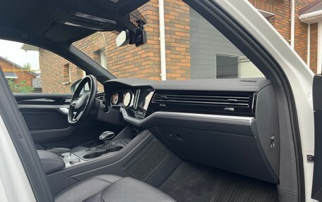 Volkswagen Touareg III, 2021 год, 6 500 000 рублей, 2 фотография