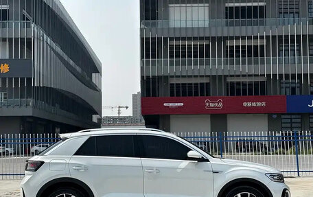 Volkswagen T-Roc I, 2024 год, 1 896 000 рублей, 4 фотография