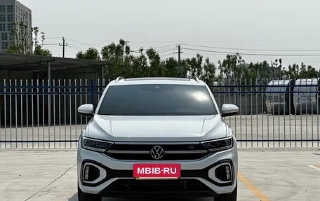 Volkswagen T-Roc I, 2024 год, 1 896 000 рублей, 2 фотография