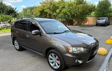 Mitsubishi Outlander III рестайлинг 3, 2011 год, 1 200 000 рублей, 3 фотография