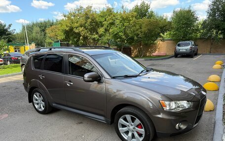 Mitsubishi Outlander III рестайлинг 3, 2011 год, 1 200 000 рублей, 4 фотография