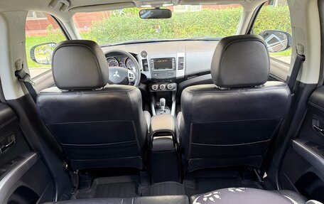 Mitsubishi Outlander III рестайлинг 3, 2011 год, 1 200 000 рублей, 11 фотография