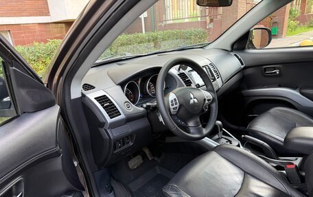 Mitsubishi Outlander III рестайлинг 3, 2011 год, 1 200 000 рублей, 12 фотография