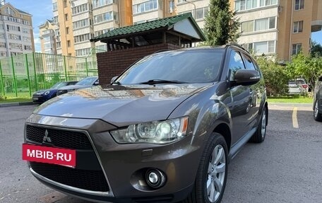 Mitsubishi Outlander III рестайлинг 3, 2011 год, 1 200 000 рублей, 2 фотография