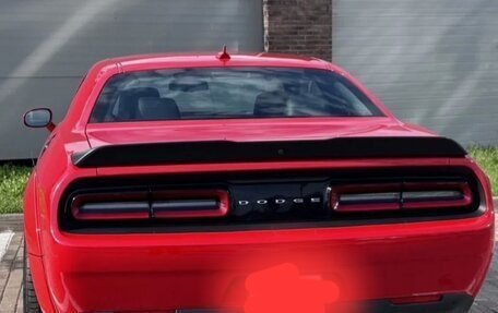 Dodge Challenger III рестайлинг 2, 2018 год, 3 950 000 рублей, 4 фотография