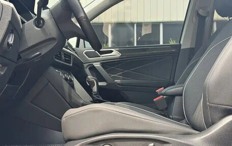 Volkswagen Tiguan II, 2023 год, 2 060 888 рублей, 7 фотография
