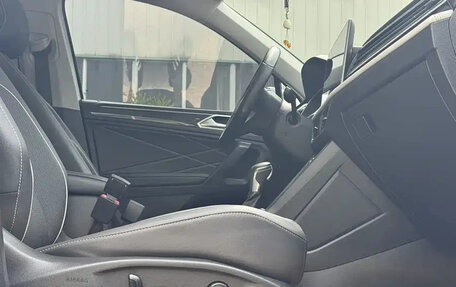 Volkswagen Tiguan II, 2023 год, 2 060 888 рублей, 8 фотография