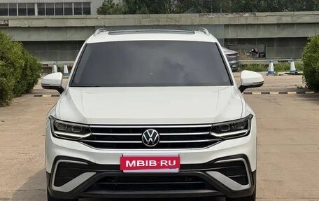 Volkswagen Tiguan II, 2023 год, 2 060 888 рублей, 2 фотография
