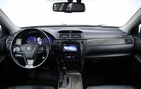 Toyota Camry, 2017 год, 2 490 000 рублей, 12 фотография