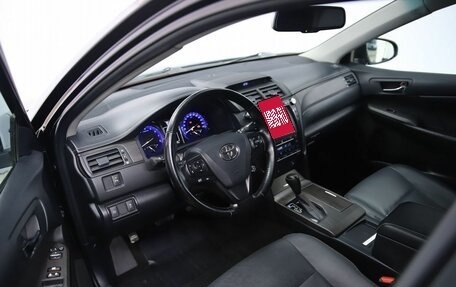 Toyota Camry, 2017 год, 2 490 000 рублей, 10 фотография