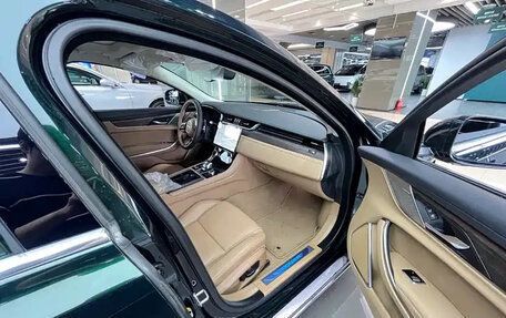 Jaguar XF II, 2024 год, 5 400 000 рублей, 14 фотография