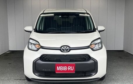 Toyota Sienta, 2023 год, 1 207 009 рублей, 1 фотография
