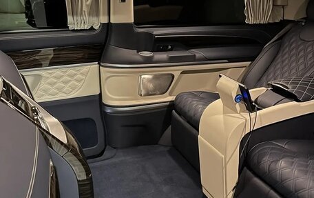 Mercedes-Benz V-Класс, 2022 год, 10 500 000 рублей, 13 фотография