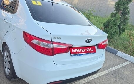KIA Rio III рестайлинг, 2013 год, 870 000 рублей, 2 фотография