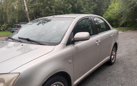 Toyota Avensis III рестайлинг, 2005 год, 450 000 рублей, 4 фотография