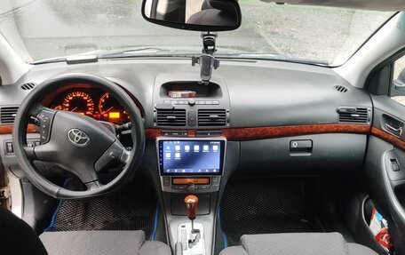 Toyota Avensis III рестайлинг, 2005 год, 450 000 рублей, 5 фотография