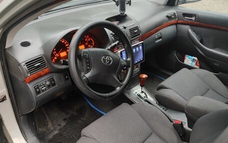 Toyota Avensis III рестайлинг, 2005 год, 450 000 рублей, 6 фотография