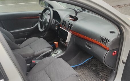 Toyota Avensis III рестайлинг, 2005 год, 450 000 рублей, 7 фотография