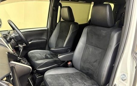 Toyota Voxy III, 2021 год, 2 059 009 рублей, 14 фотография