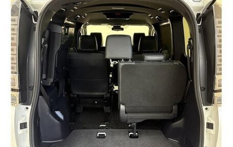 Toyota Voxy III, 2021 год, 2 059 009 рублей, 19 фотография