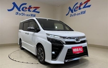 Toyota Voxy III, 2021 год, 2 059 009 рублей, 2 фотография