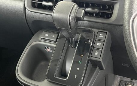 Toyota Sienta, 2023 год, 1 207 009 рублей, 9 фотография