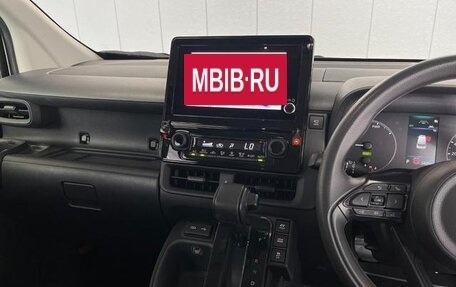 Toyota Sienta, 2023 год, 1 207 009 рублей, 7 фотография