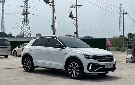 Volkswagen T-Roc I, 2022 год, 1 400 888 рублей, 3 фотография