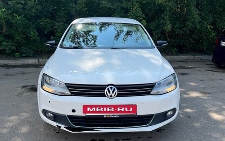 Volkswagen Jetta VI, 2013 год, 770 000 рублей, 4 фотография