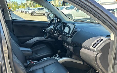 Mitsubishi Outlander III рестайлинг 3, 2011 год, 1 185 000 рублей, 9 фотография