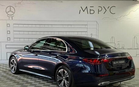 Mercedes-Benz E-Класс, 2024 год, 6 190 000 рублей, 5 фотография